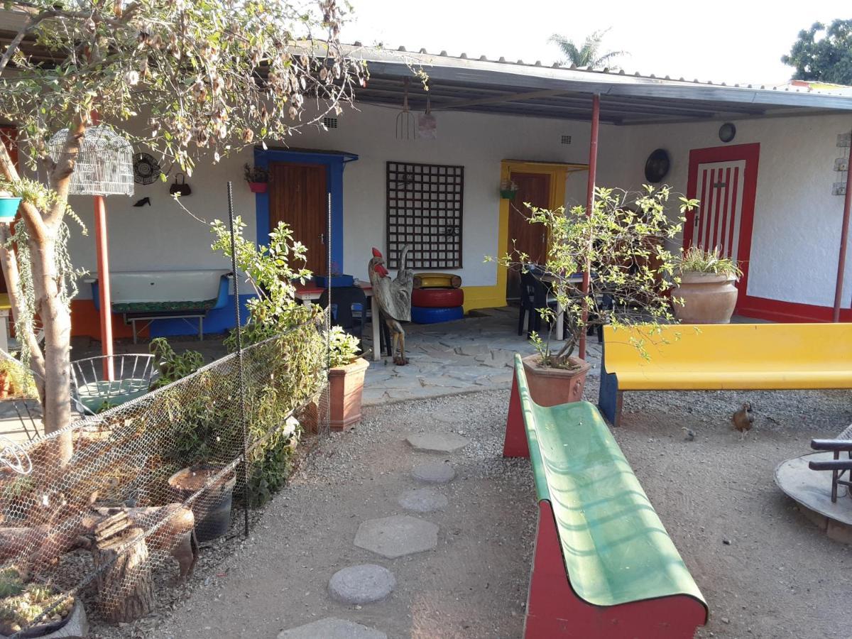 Kai-Oms Backpackers Lodge Outjo Kültér fotó