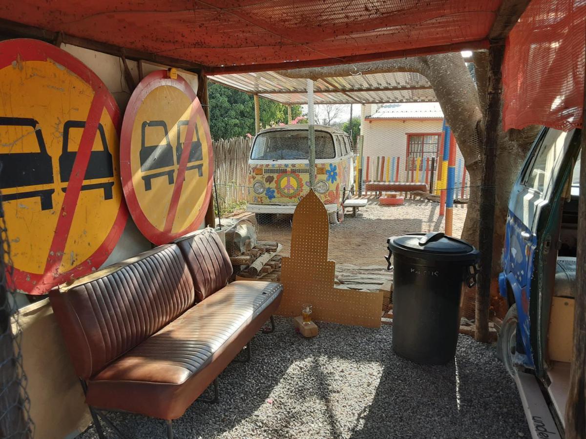 Kai-Oms Backpackers Lodge Outjo Kültér fotó