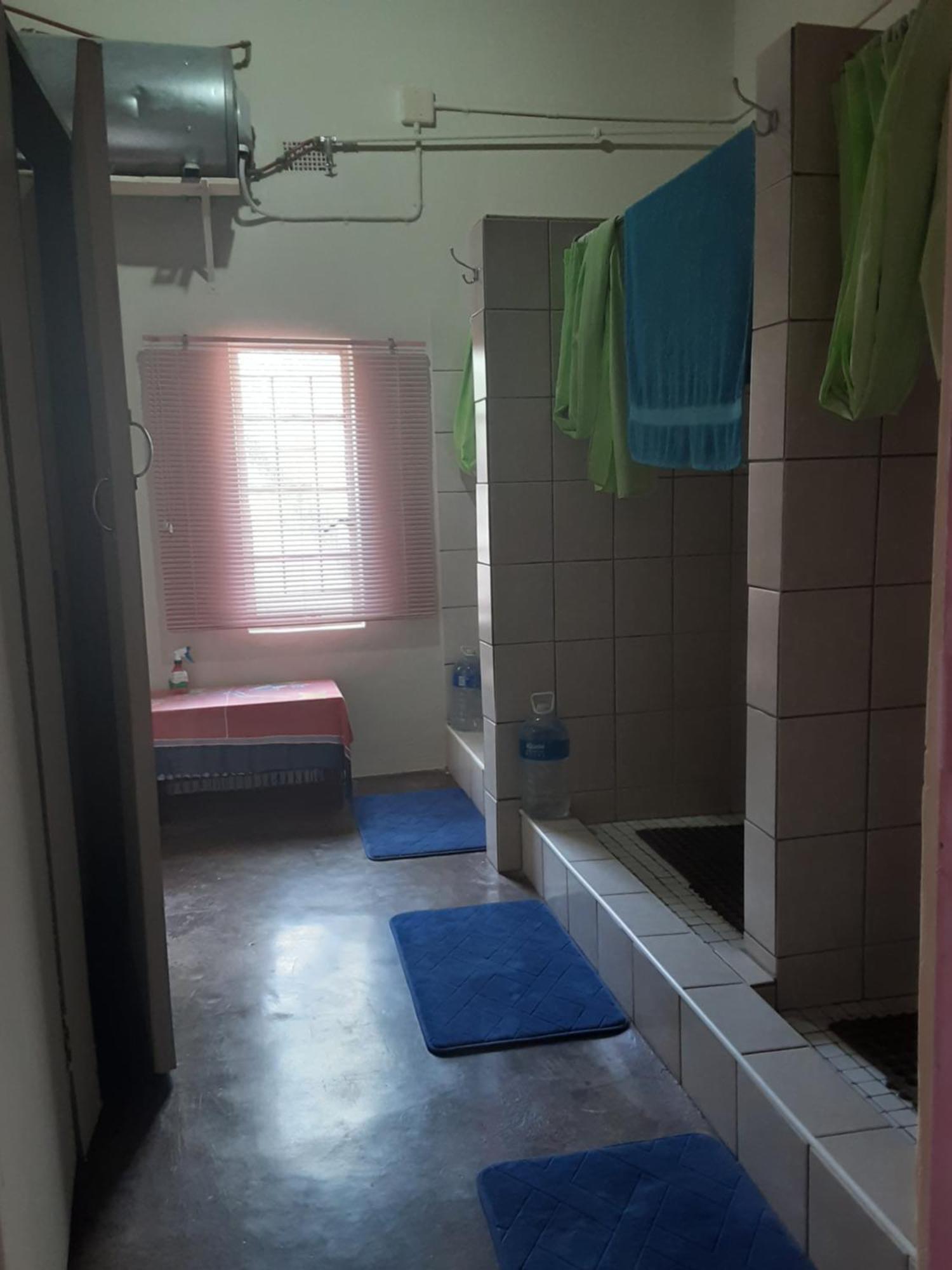 Kai-Oms Backpackers Lodge Outjo Kültér fotó
