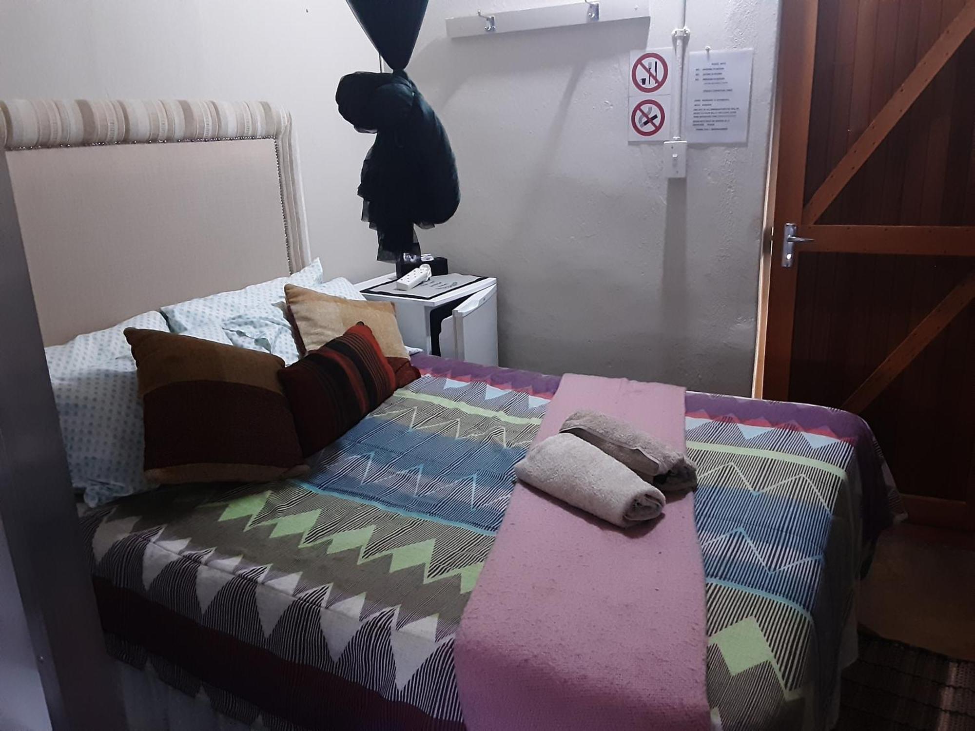 Kai-Oms Backpackers Lodge Outjo Kültér fotó