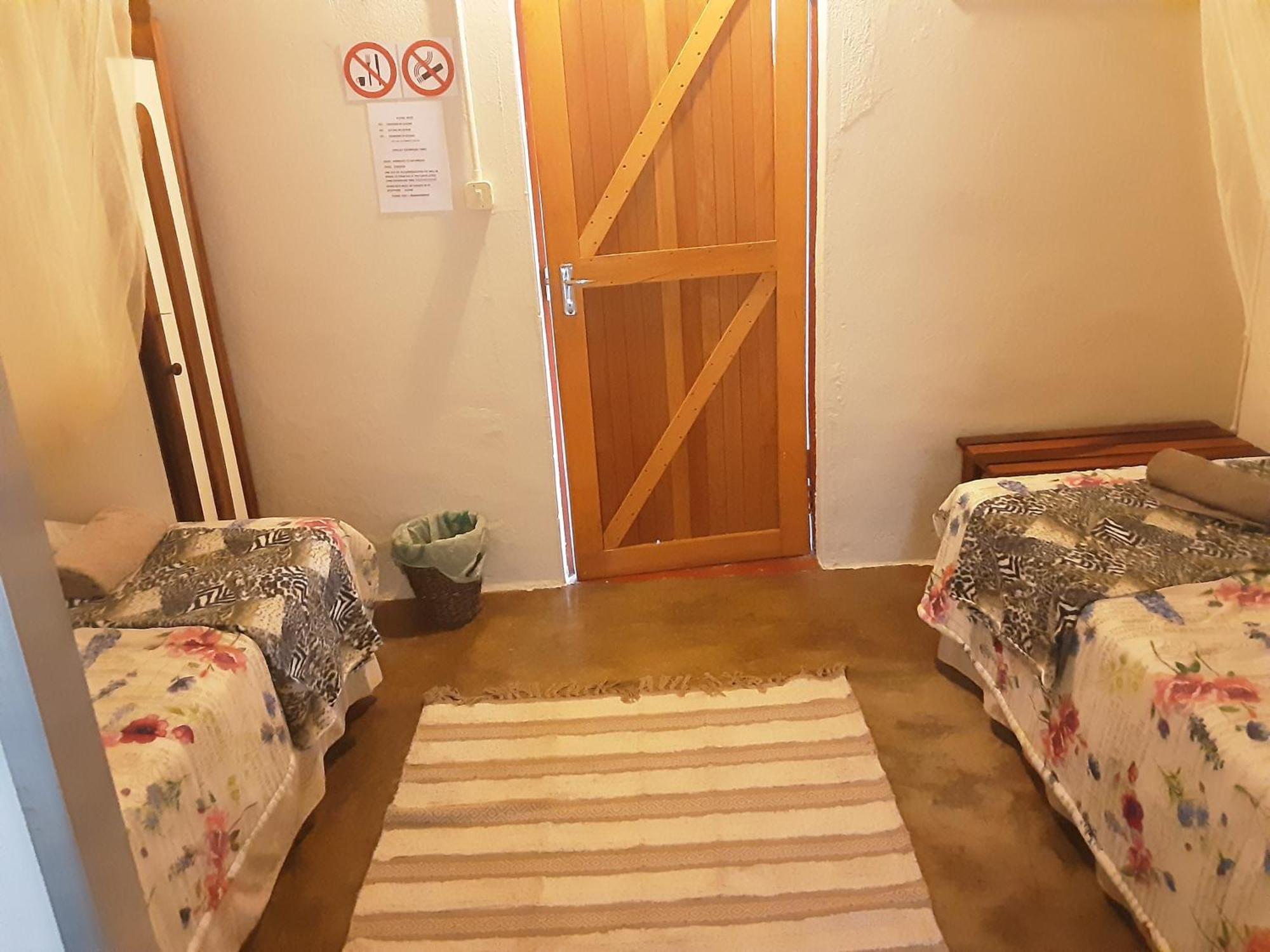 Kai-Oms Backpackers Lodge Outjo Kültér fotó