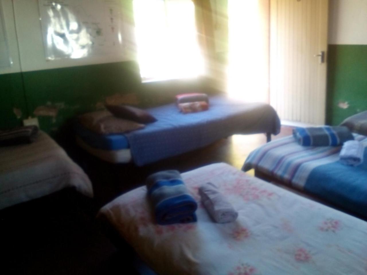 Kai-Oms Backpackers Lodge Outjo Kültér fotó